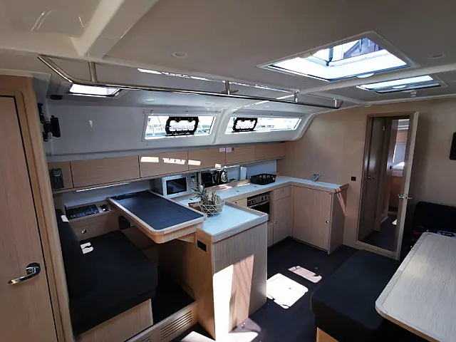 Bavaria Cruiser 51  - [Internal image]