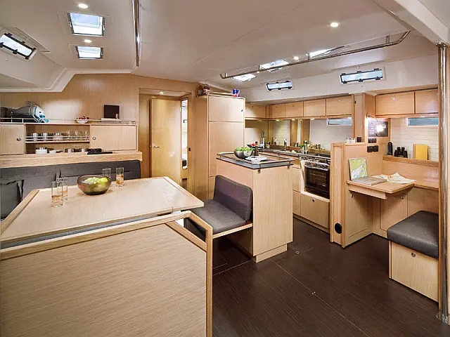 Bavaria 55 BT '11 - [Internal image]