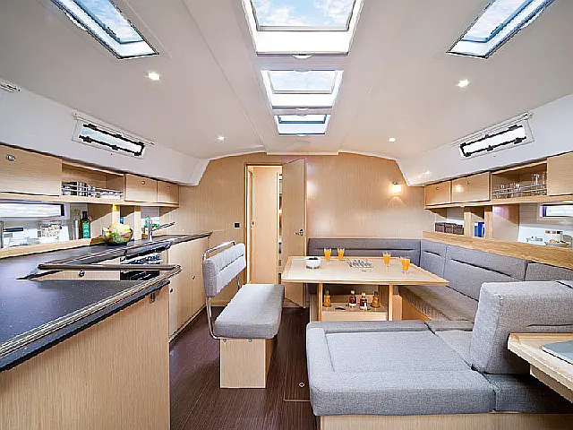 Bavaria 45 BT '12 - [Internal image]