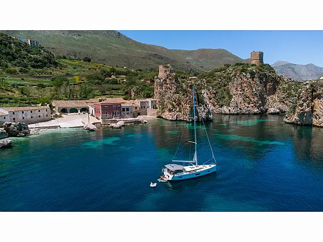 Bavaria C50 - [External image]