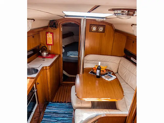 Sun Odyssey 33 - [Internal image]