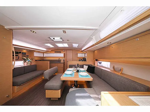 Dufour 470 - [Internal image]
