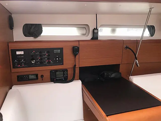 Sun Odyssey 419 - [Internal image]