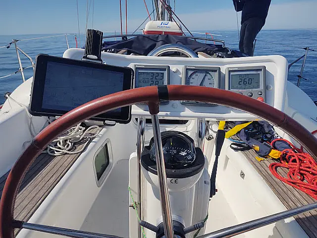 Sun Odyssey 32i - [External image]