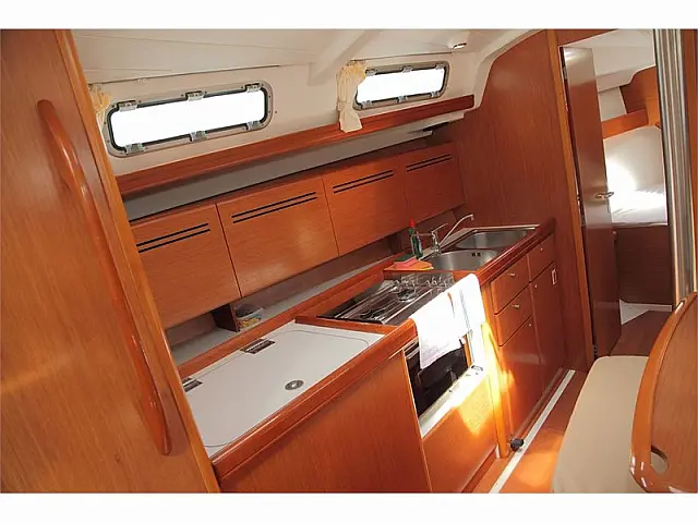 Beneteau Cyclades 39 - [Internal image]
