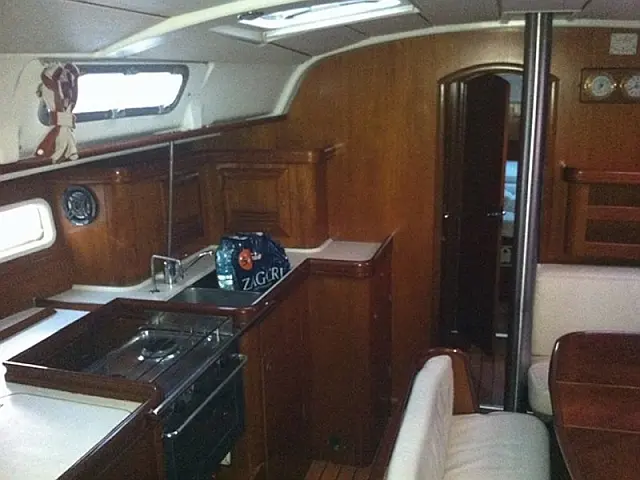 Oceanis 411 - [Internal image]