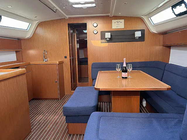 Bavaria Cruiser 51 - [Internal image]