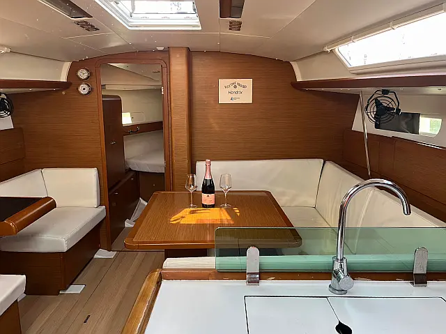 Sun Odyssey 419 - [Internal image]