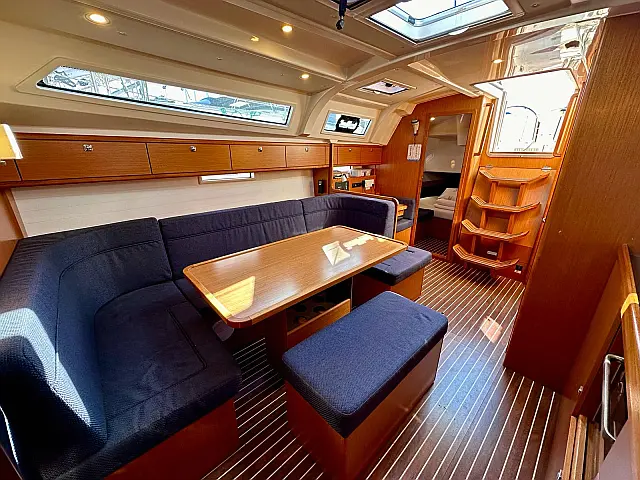 Bavaria Cruiser 41 - [Internal image]