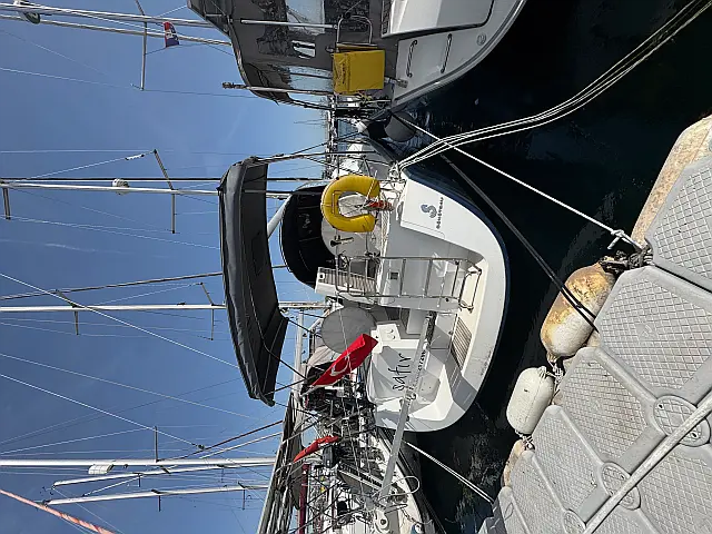 Beneteau Oceanis 40 Safir - [External image]