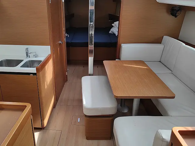Sun Odyssey 440 - [Internal image]