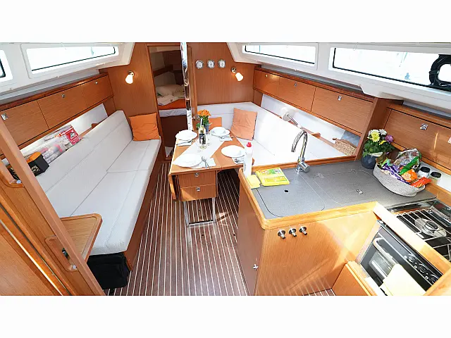 Bavaria 34 - [Internal image]