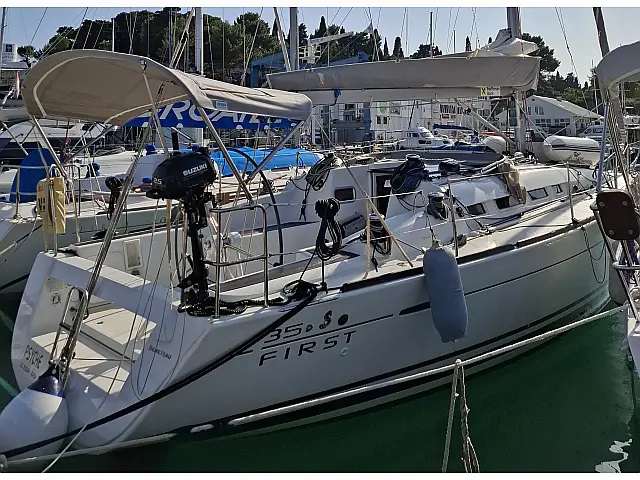 Beneteau First 35 - [External image]