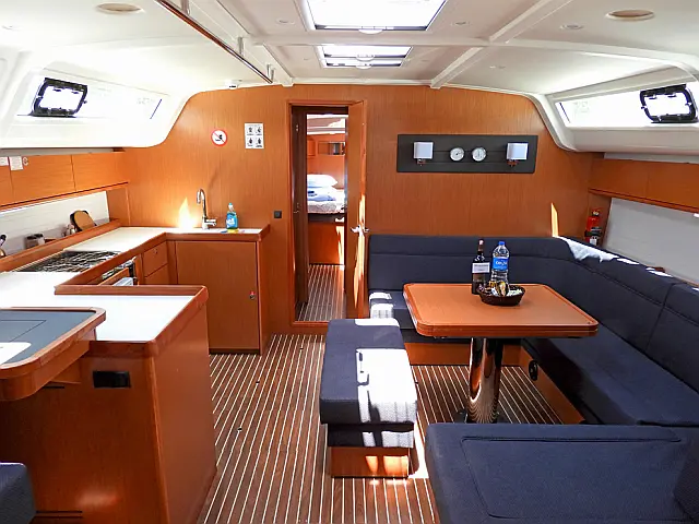 Bavaria Cruiser 51 - [Internal image]