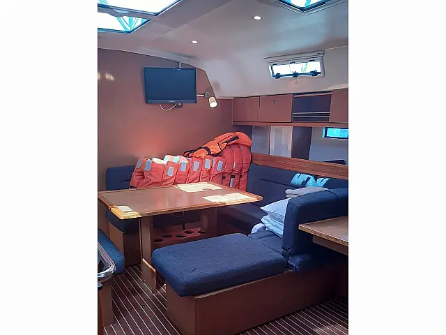 Bavaria Cruiser 45 - [Internal image]