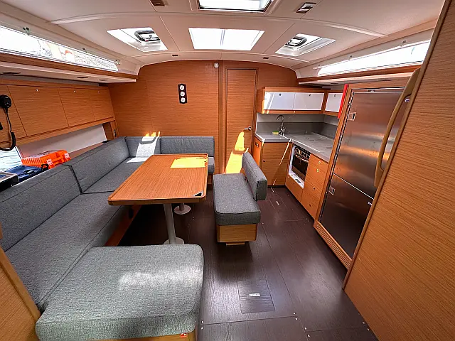 Dufour 470 - [Internal image]