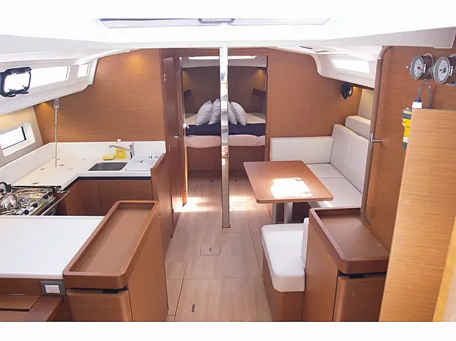 Sun Odyssey 440 - [Internal image]