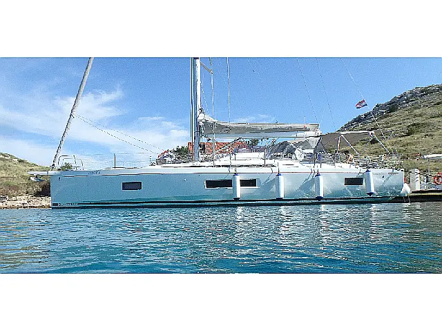 Oceanis 51.1 First Line - [External image]