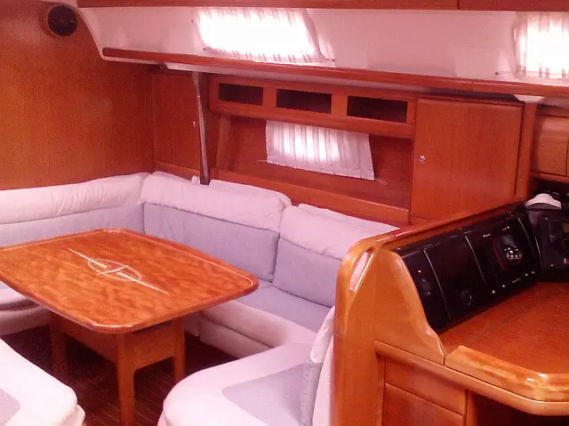 Bavaria 42 Cruiser - [Internal image]