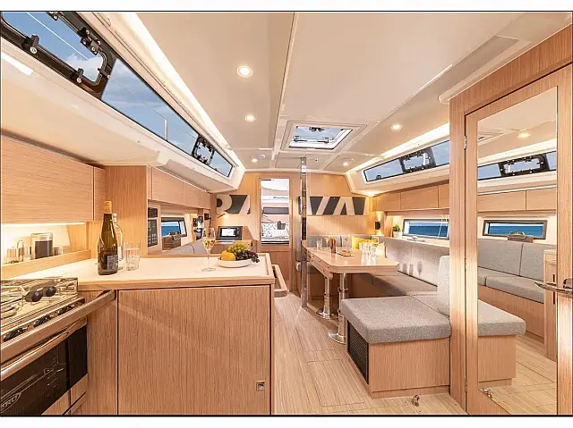 Bavaria C38 - [Internal image]