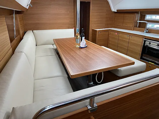 Elan Impression 45.1 - [Internal image]