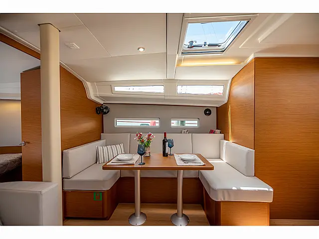 Sun Odyssey 410 - [Internal image]