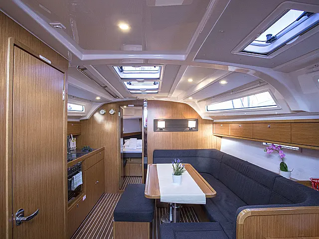 Bavaria Cruiser 41 - [Internal image]