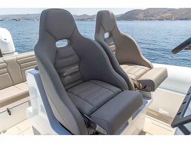 Rock Marine 36 - [Internal image]