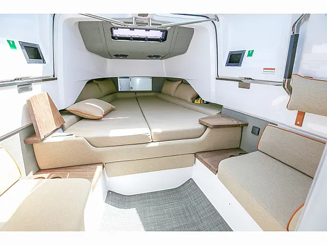 Axopar 37 XC Cross Cabin (2 cabins) - [Internal image]