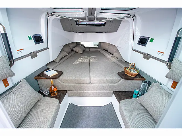 Axopar 37 Sun Top (2 cabins) - [Internal image]