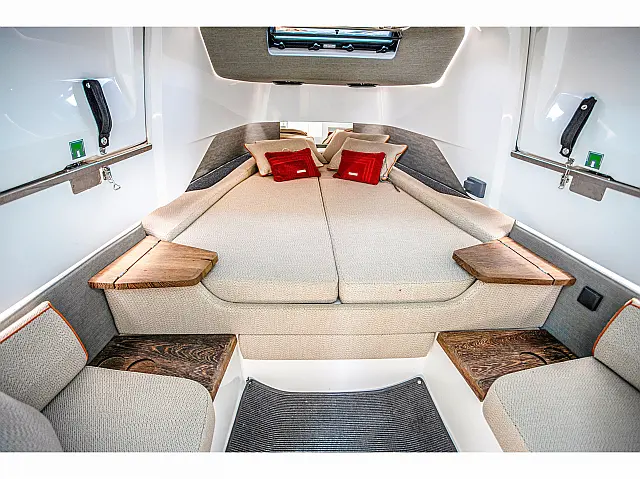 Axopar 37 Sun Top (2 cabins) - [Internal image]