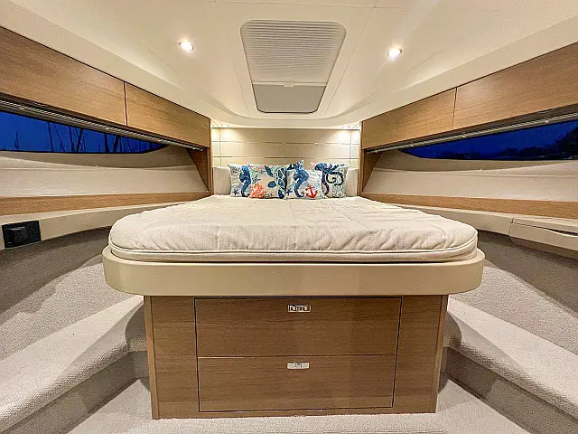 Princess V40 - [Internal image]