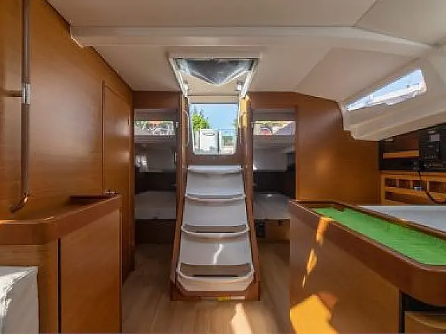 Sun Odyssey 440 - [Internal image]