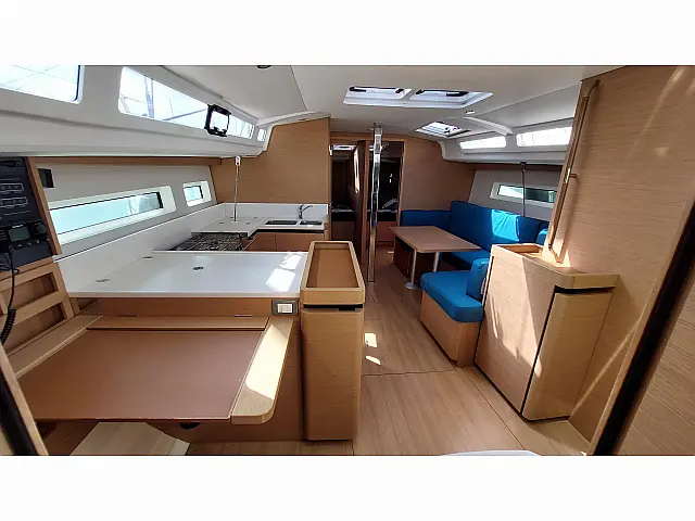 Sun Odyssey 440 - 4 cabine - 2 bagni - [Internal image]