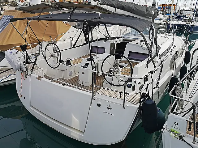 Sun Odyssey 440 - 4 cabine - 2 bagni - [External image]