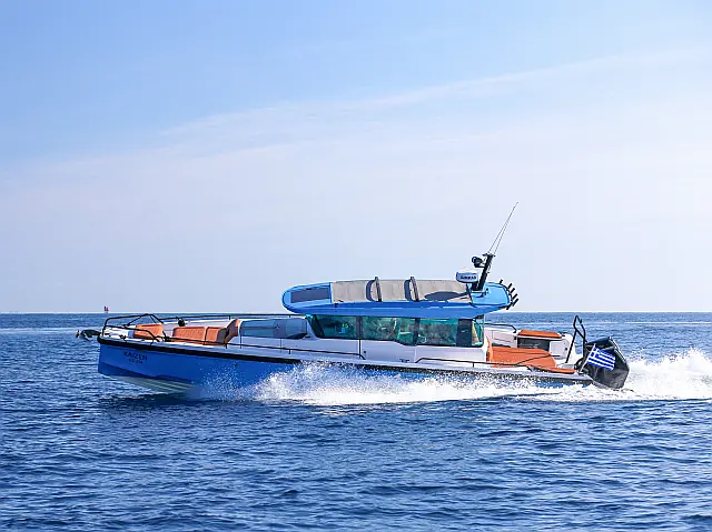 Axopar 37 XC Cross Cabin (1 cabin) - [External image]