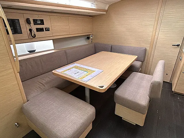 Dufour 470 - [Internal image]