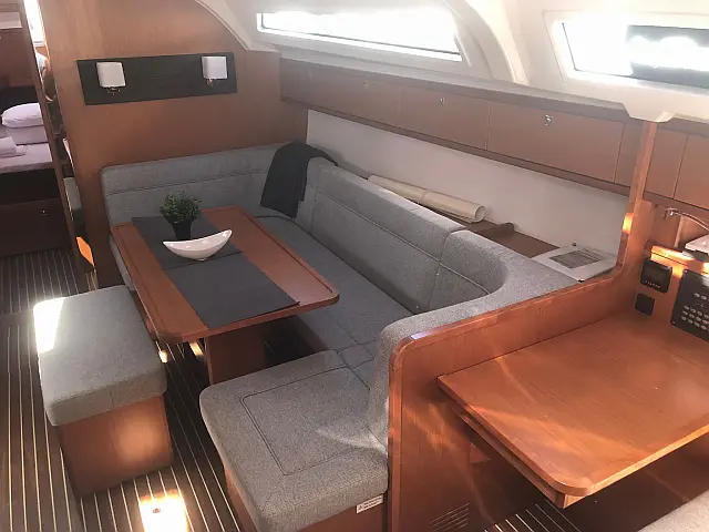 Bavaria Cruiser 41 - [Internal image]