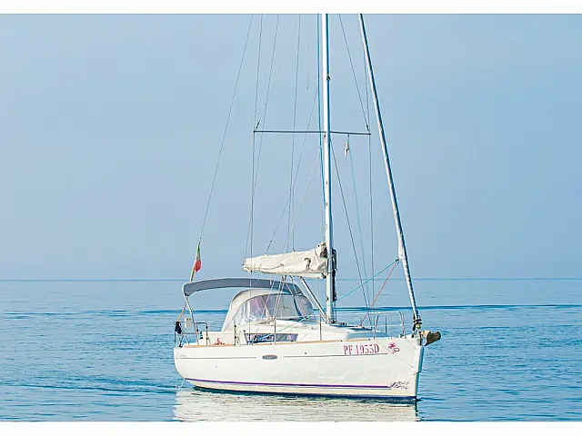 Oceanis 34 - [External image]