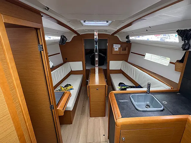 Sun Odyssey 349 - [Internal image]