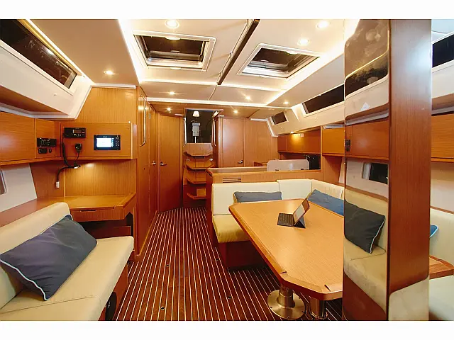 Bavaria C45 - [Internal image]