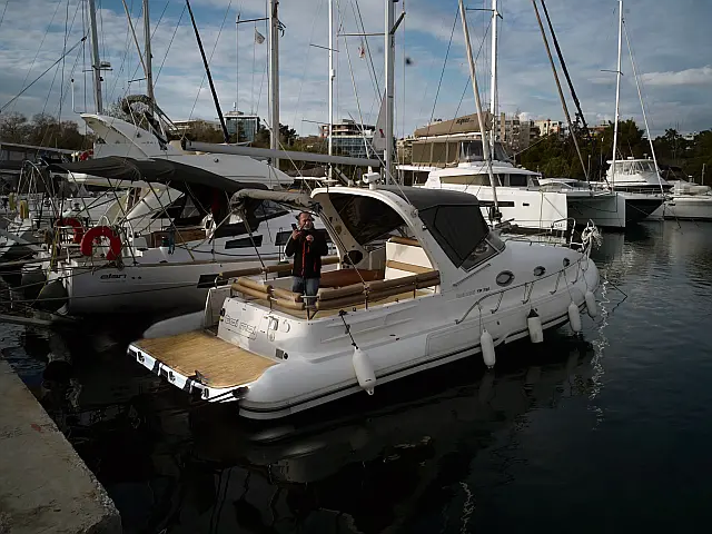 Mostro Cabin 9 - [External image]