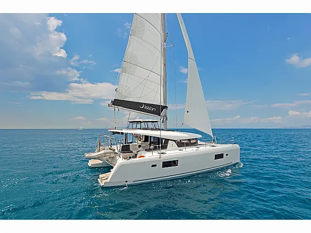 Lagoon 42 A/C & GEN - [External image]