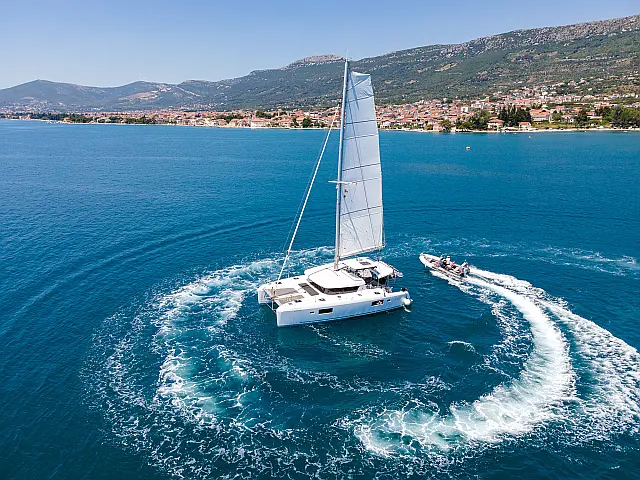 Lagoon 42 Owner version - [External image]