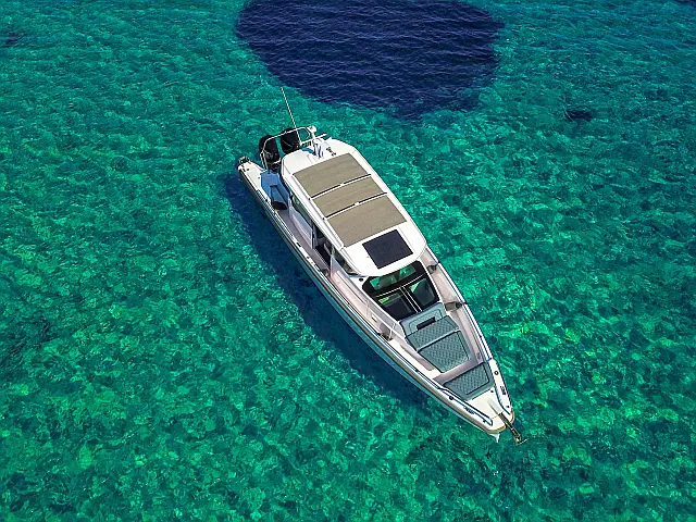 Axopar 37 XC Cross Cabin (2 cabins) - [Internal image]