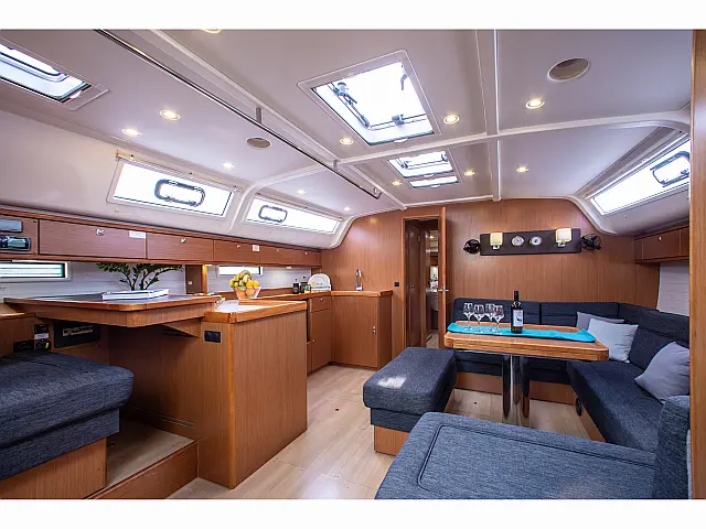 Bavaria Cruiser 51 - [Internal image]