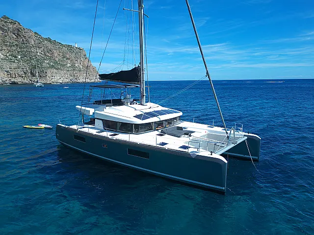 Lagoon 52F ( + crew)  - [External image]
