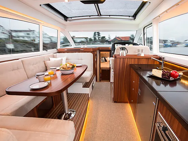 Nimbus 405 Flybridge - [Internal image]