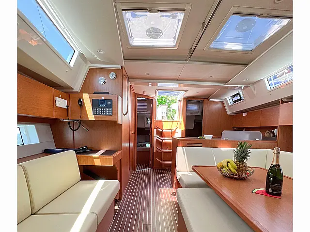 Bavaria C45 - [Internal image]