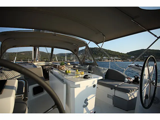 Oceanis 51.1 Refit 2026 - [Layout image]